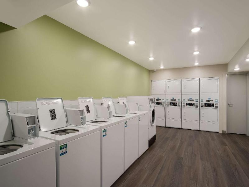 Woodspring Suites Grand Rapids Kentwood image