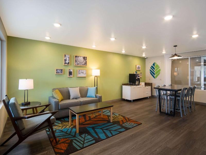 Woodspring Suites Grand Rapids Kentwood — view