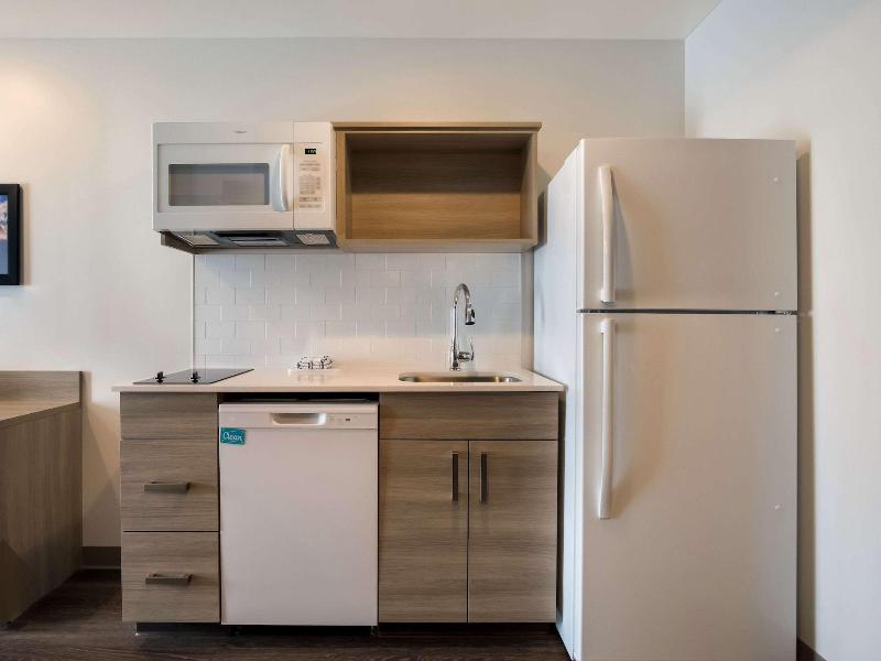 Woodspring Suites Grand Rapids Kentwood image