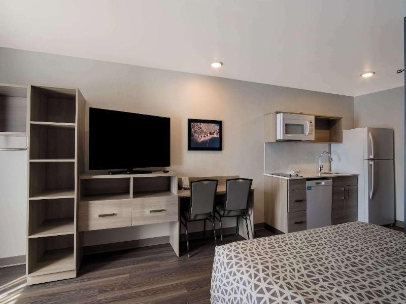 Woodspring Suites Grand Rapids Kentwood image