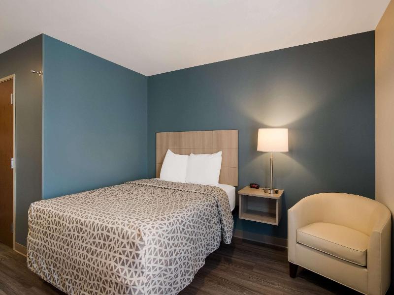 Woodspring Suites Grand Rapids Kentwood image