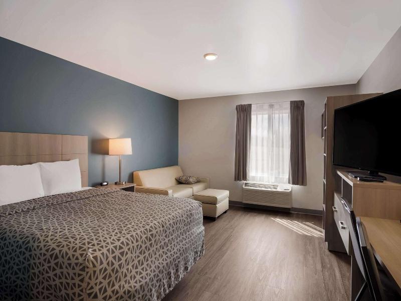 Woodspring Suites Grand Rapids Kentwood image