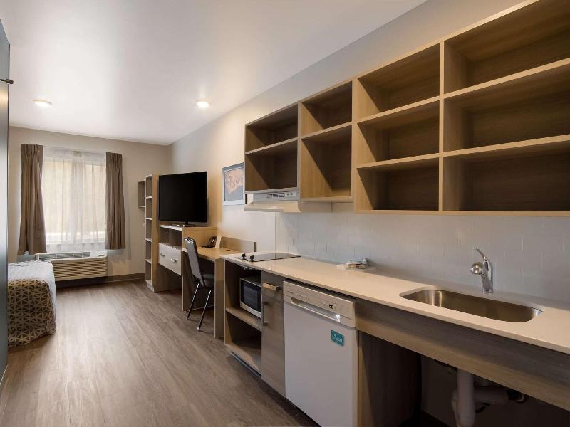 Woodspring Suites Grand Rapids Kentwood image