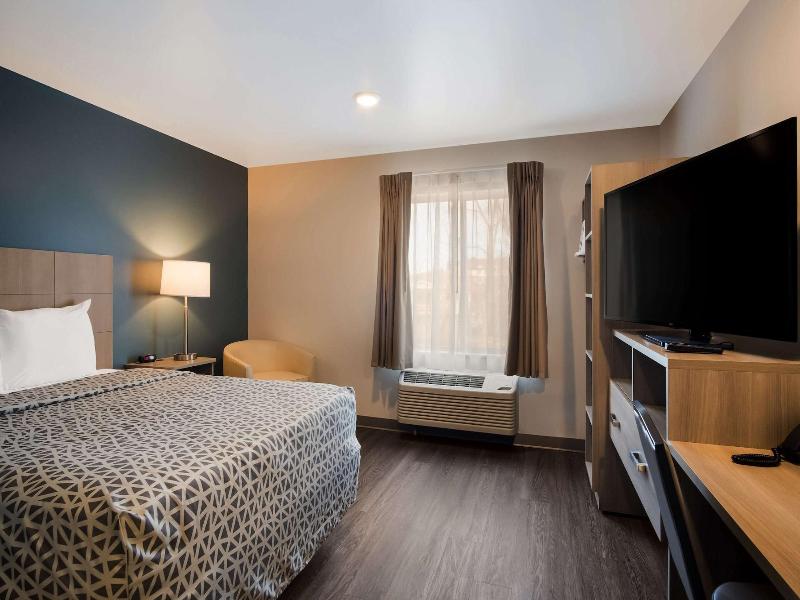 Woodspring Suites Grand Rapids Kentwood image