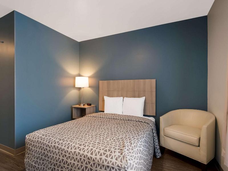 Woodspring Suites Grand Rapids Kentwood image