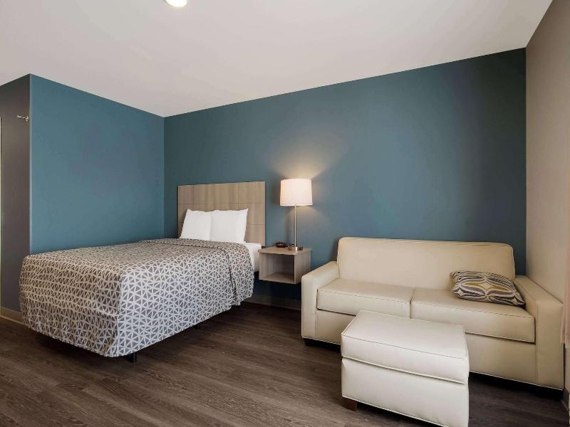 Woodspring Suites Grand Rapids Kentwood image
