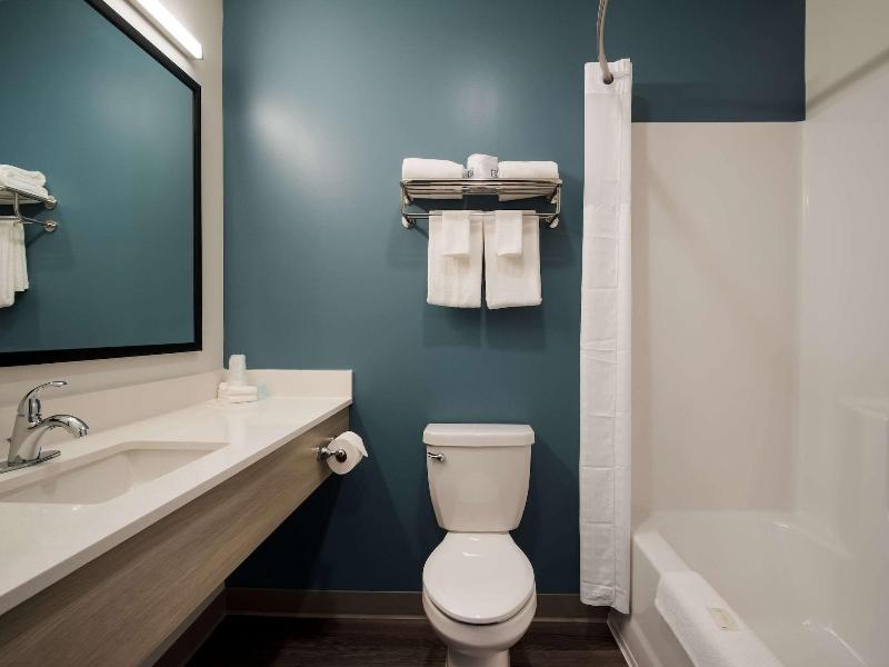 Woodspring Suites Grand Rapids Kentwood image