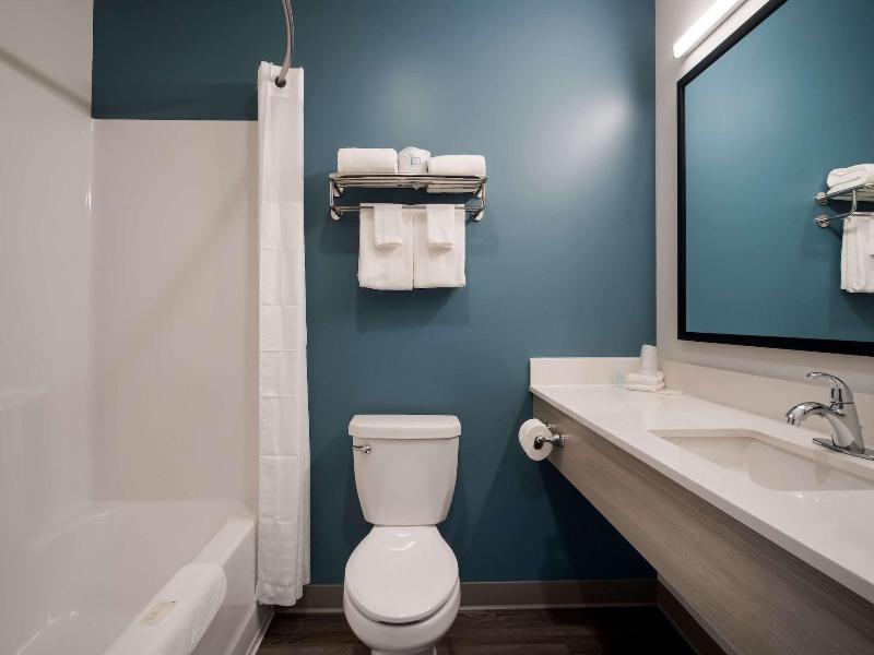Woodspring Suites Grand Rapids Kentwood image