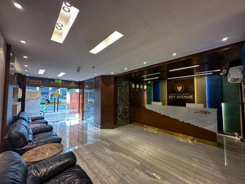 Gold Sky Avenue Hotel image