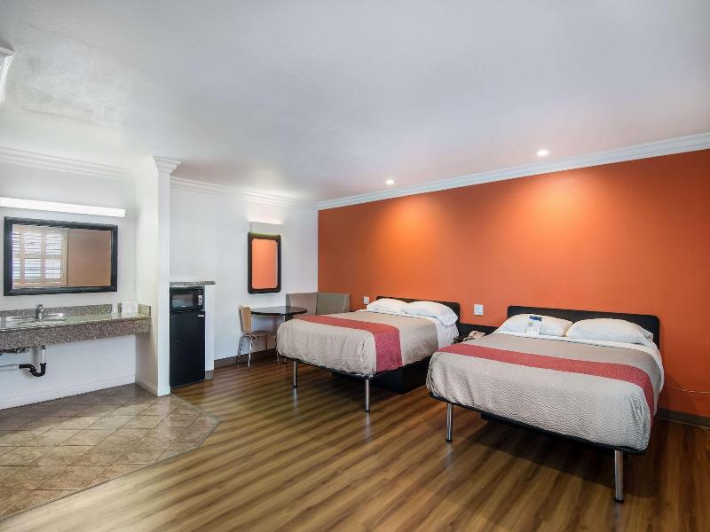 Motel 6 Lomita Ca image