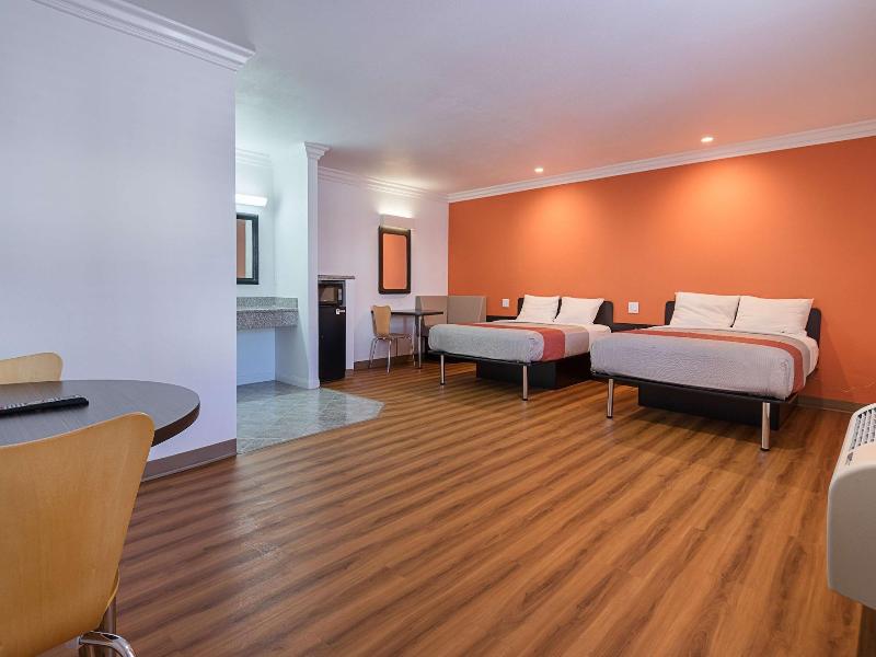 Motel 6 Lomita Ca image