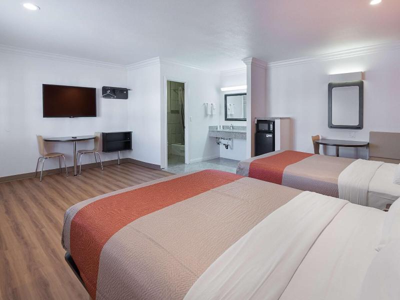 Motel 6 Lomita Ca image