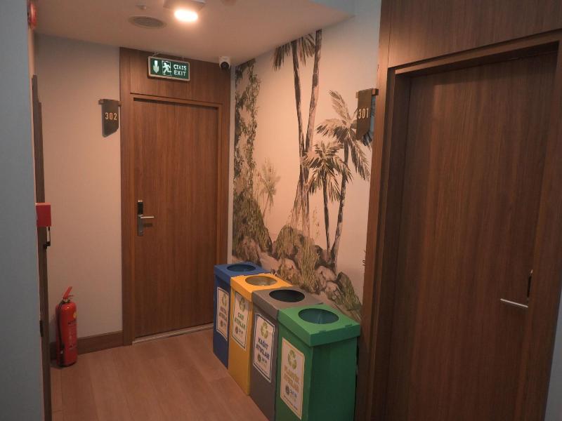 Isle Otel image