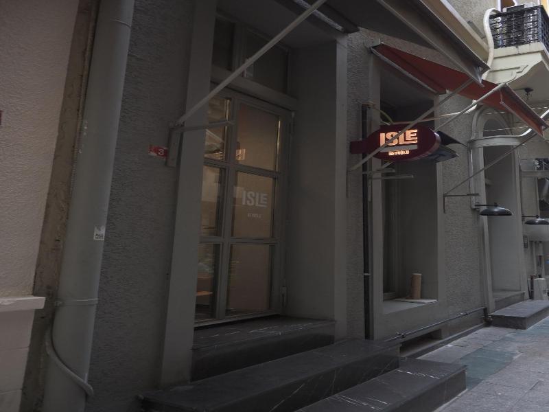 Isle Otel image