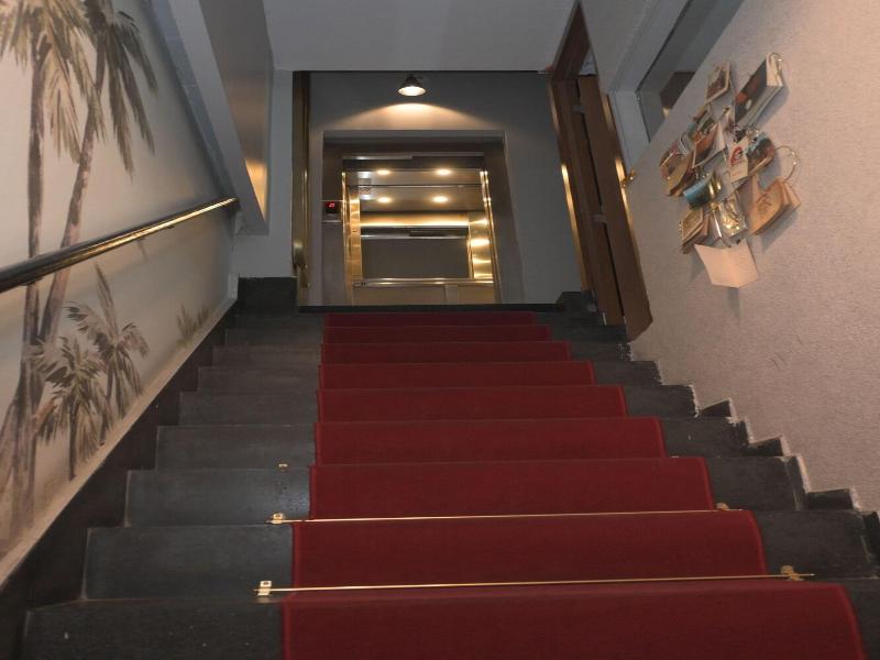Isle Otel image