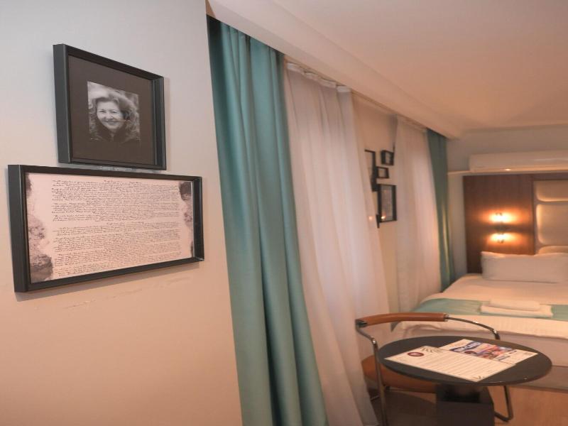 Isle Otel image