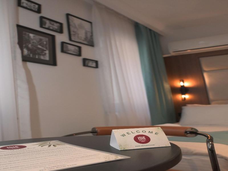 Isle Otel image