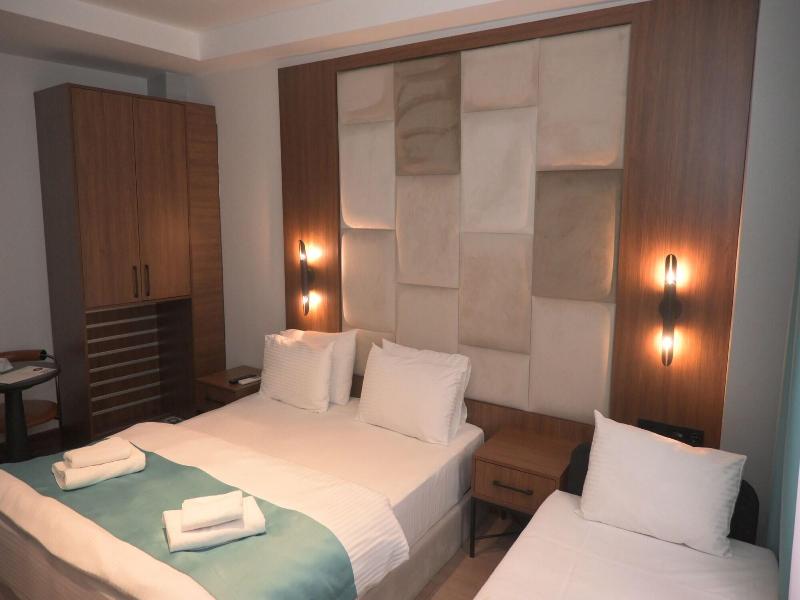 Isle Otel image