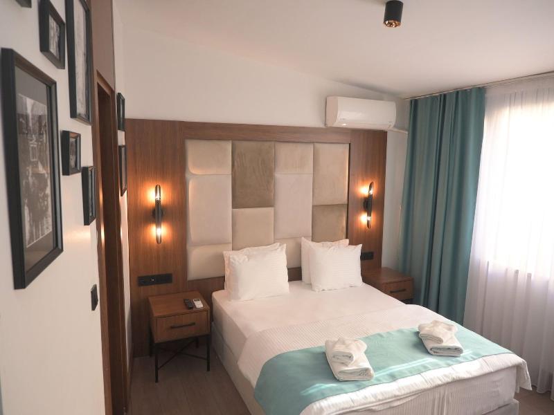 Isle Otel image