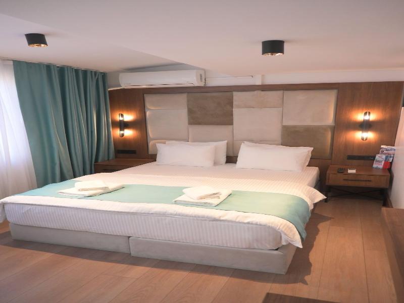 Isle Otel image