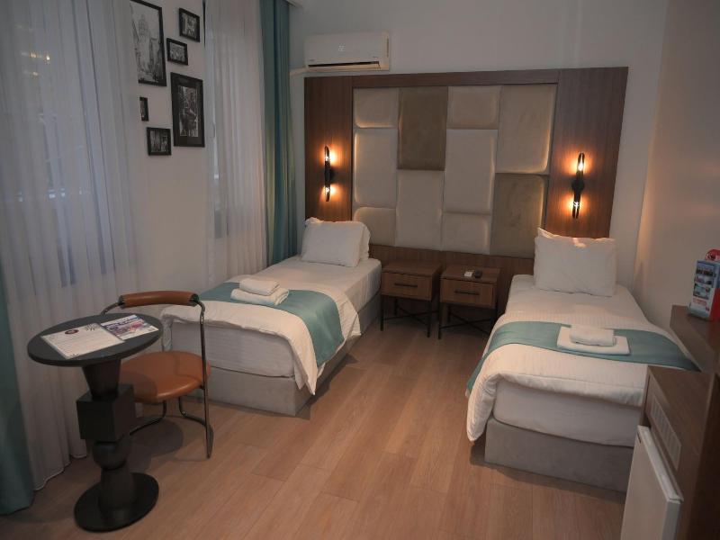 Isle Otel image