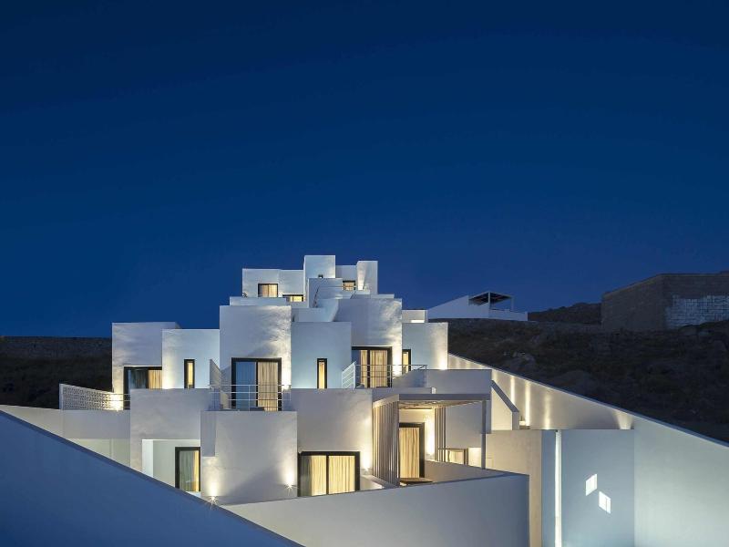 Cubic Mykonos Seafront Design Suites