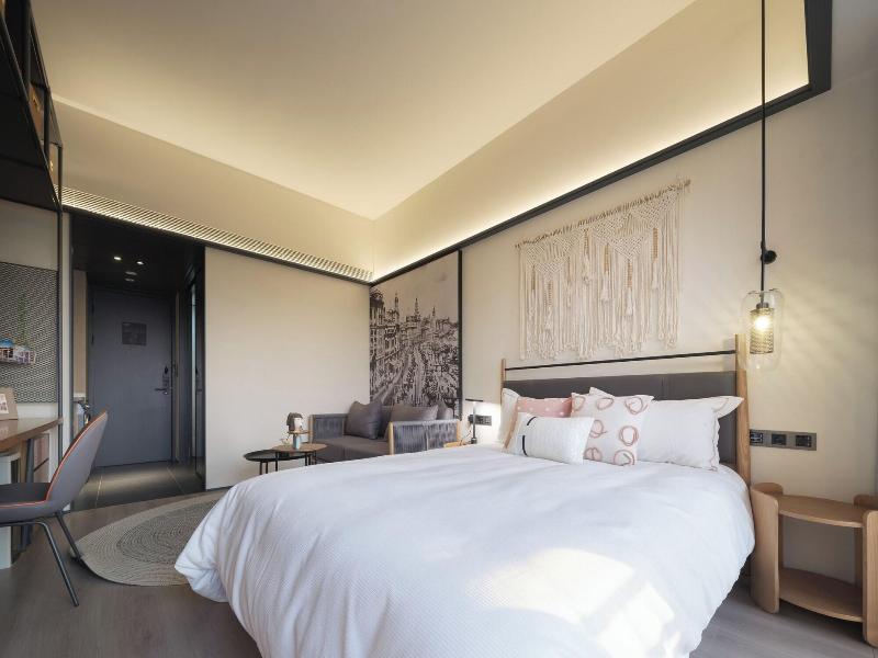 Shanghai T Plus Hotel Residence image