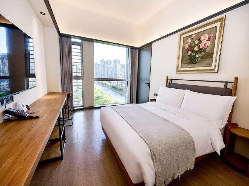 Shanghai T Plus Hotel Residence image