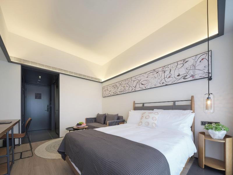 Shanghai T Plus Hotel Residence image