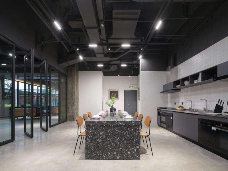 Shanghai T Plus Hotel Residence image