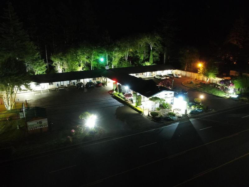 Ocean Breeze Motel image