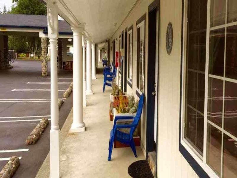 Ocean Breeze Motel image