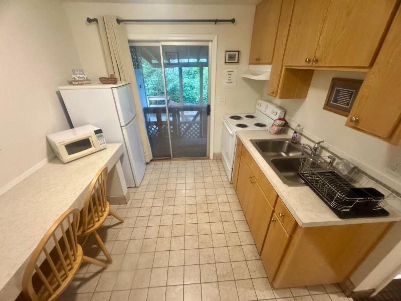 Ocean Breeze Motel image