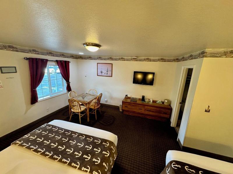 Ocean Breeze Motel image