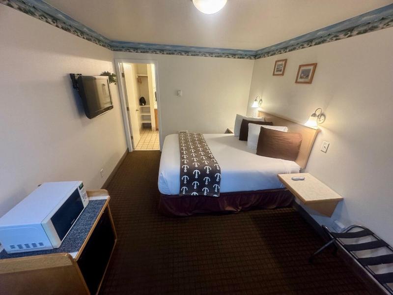 Ocean Breeze Motel image