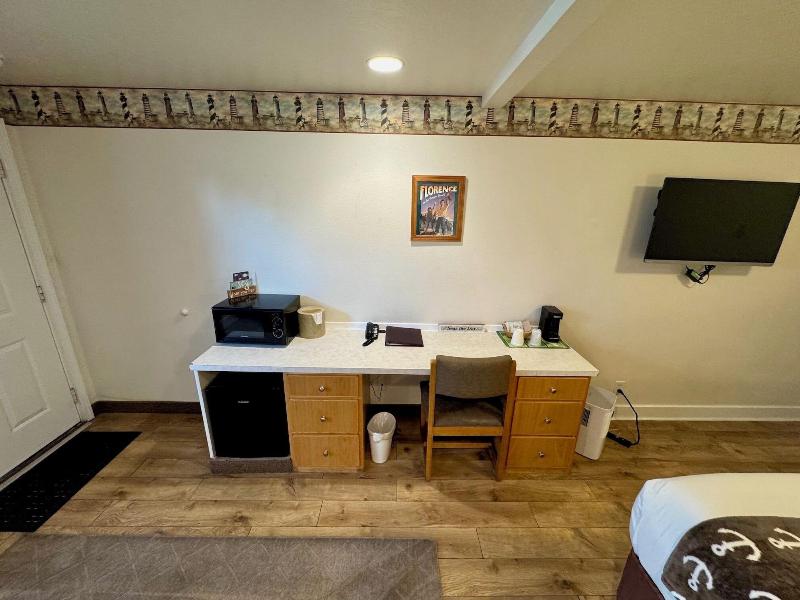 Ocean Breeze Motel image