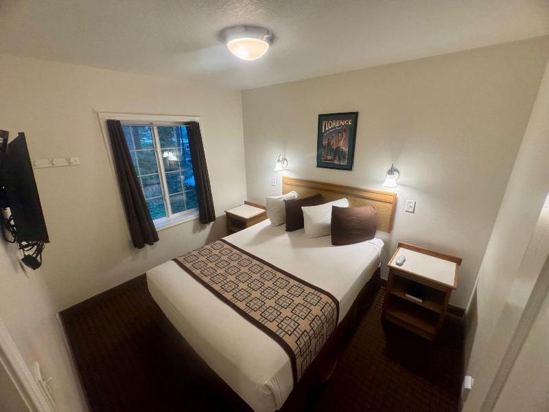 Ocean Breeze Motel image