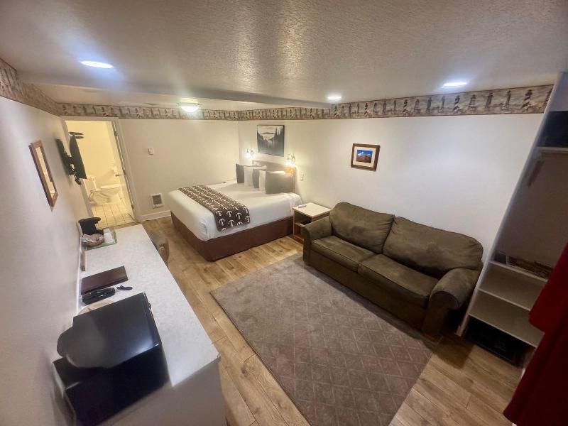 Ocean Breeze Motel image