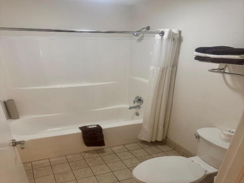 Ocean Breeze Motel image