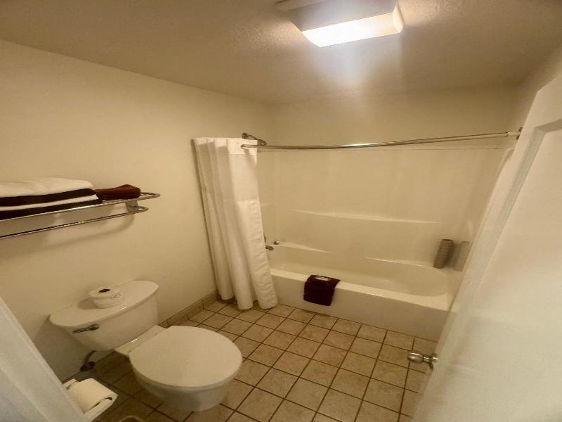 Ocean Breeze Motel image