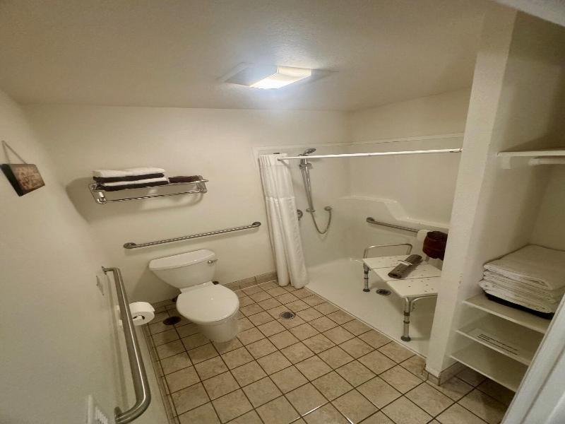 Ocean Breeze Motel image
