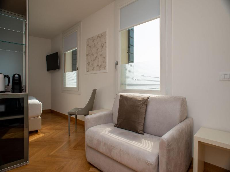 Padova Suites C20 image