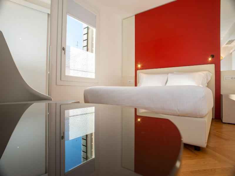 Padova Suites C20 image