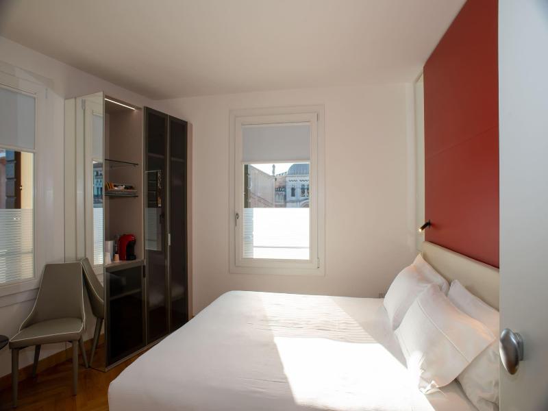 Padova Suites C20 image