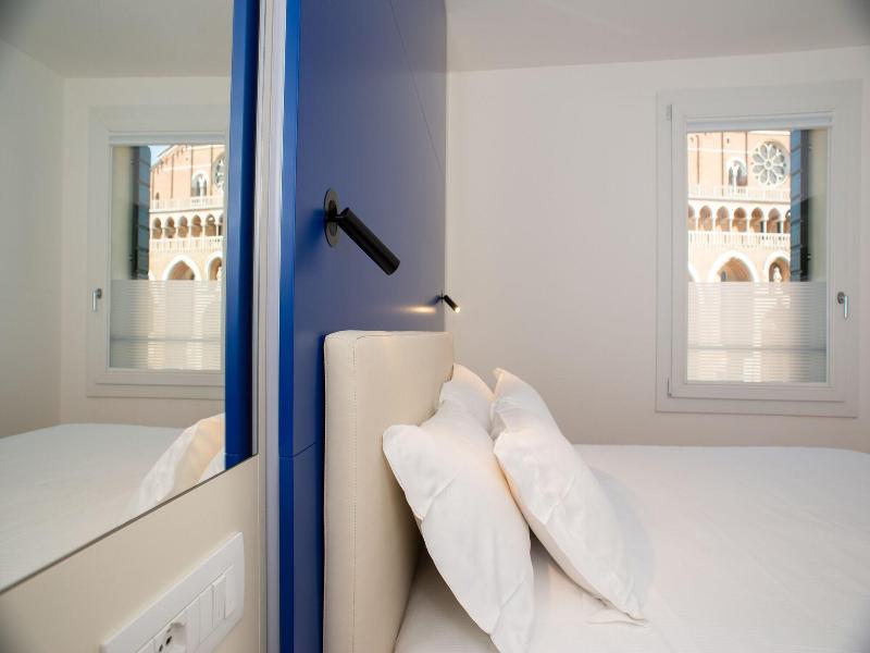 Padova Suites C20 image