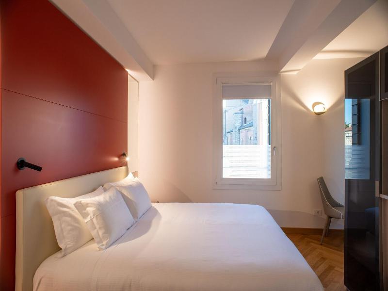 Padova Suites C20 image