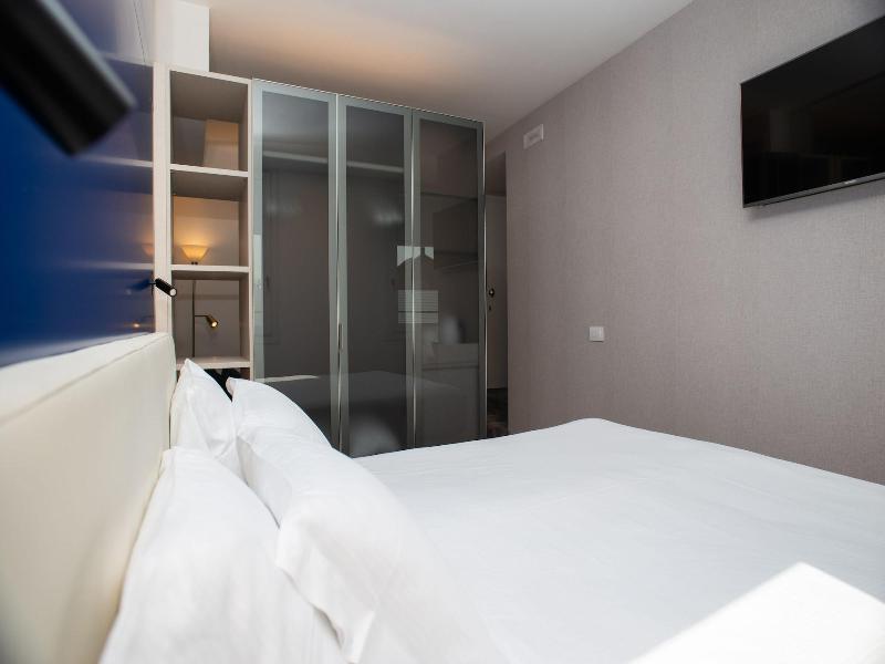 Padova Suites C20 image