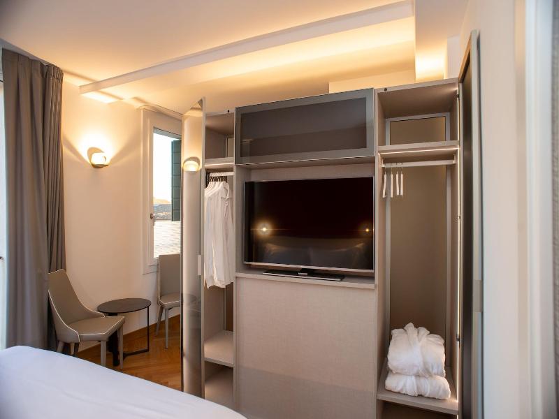 Padova Suites C20 image