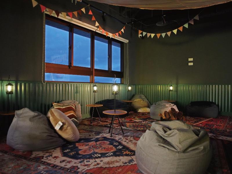 Roaders Plus Hotel Taipei Station image
