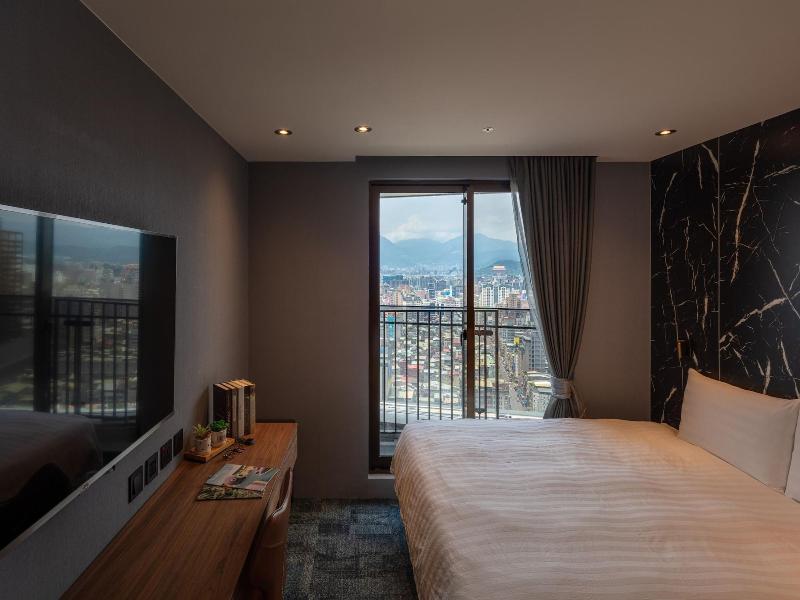 Roaders Plus Hotel Taipei Station image
